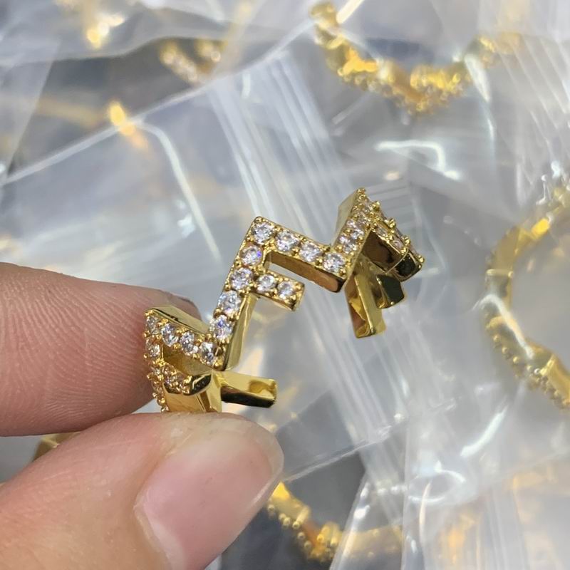 Fendi ring 01lyr18